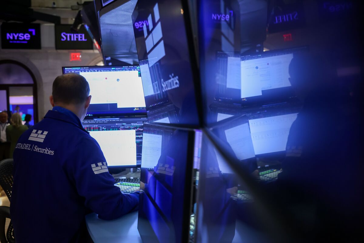 Asian Markets Rise on Tech Gains and US Rate Hopes