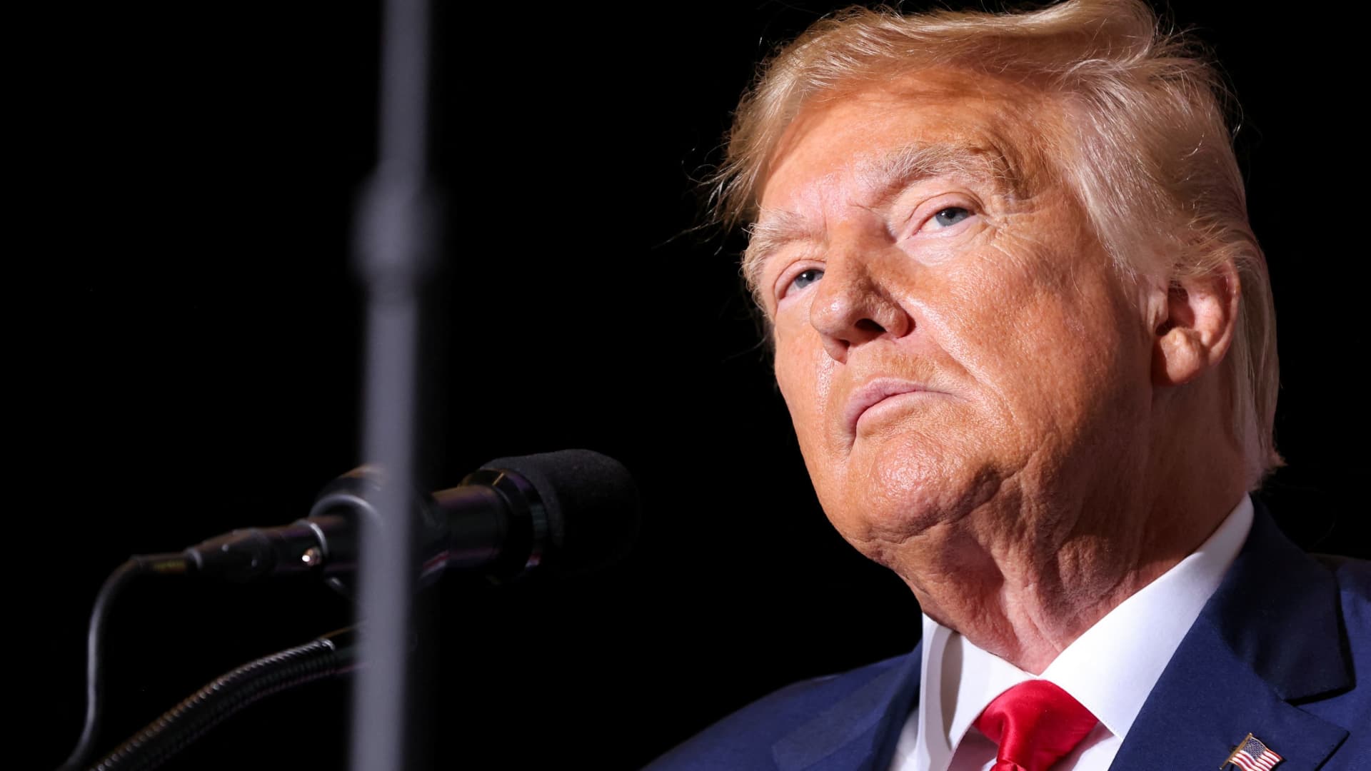 "Trump's Indictment Looms: Updates on Investigation into 2020 Election"
