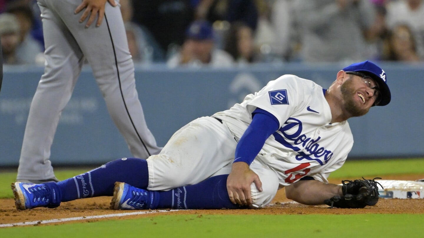 Featured image for Dodgers' Max Muncy Injured During Tag Play