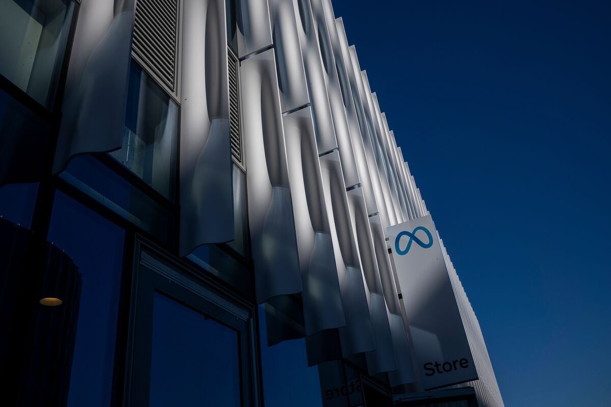 Featured image for Apple's AI Leadership Changes as Top Executive Joins Meta