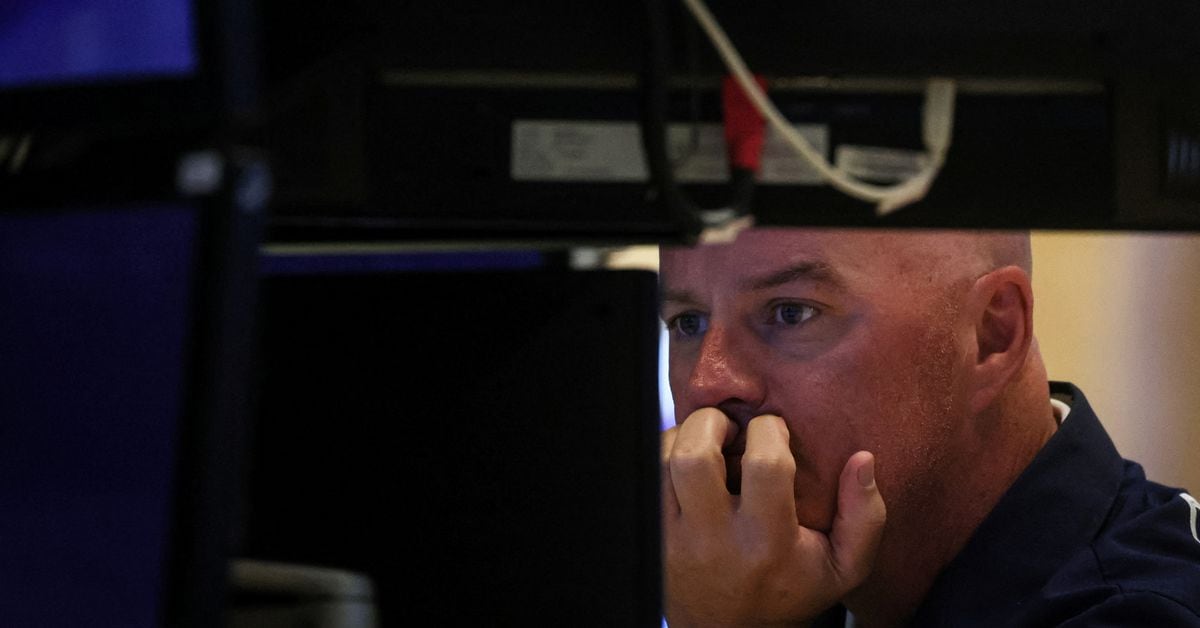 Investors Analyze Fed Official Comments as Wall Street Closes Higher