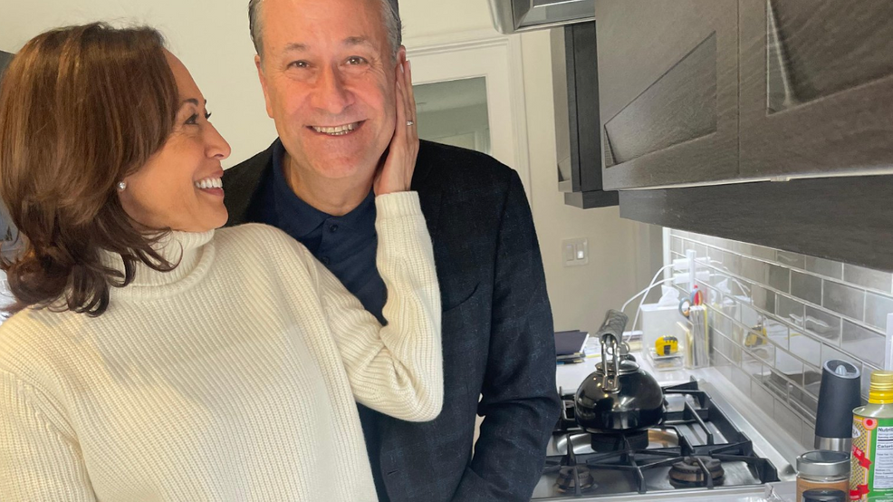 Featured image for "Harris Faces Backlash for Thanksgiving Photo: Critics Call Out Hypocrisy"