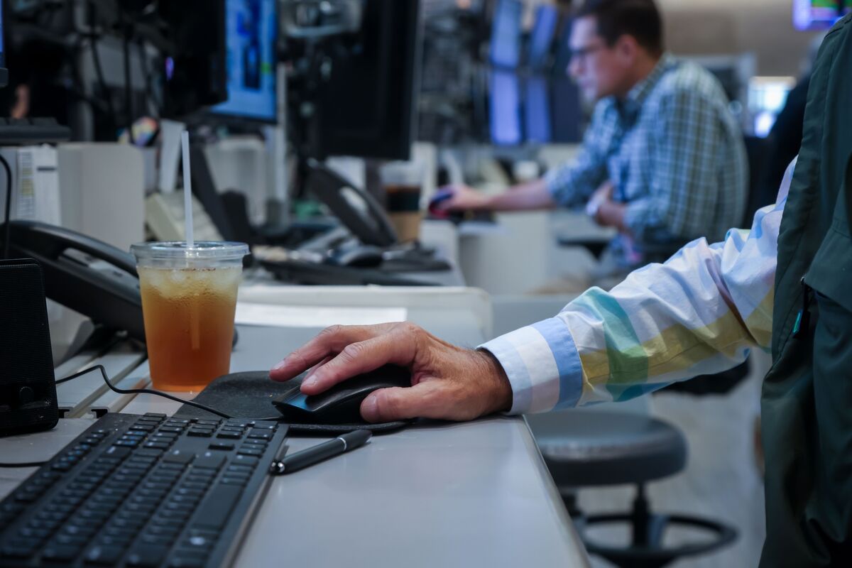 Algorithms Boost Stocks While Humans Remain Cautious