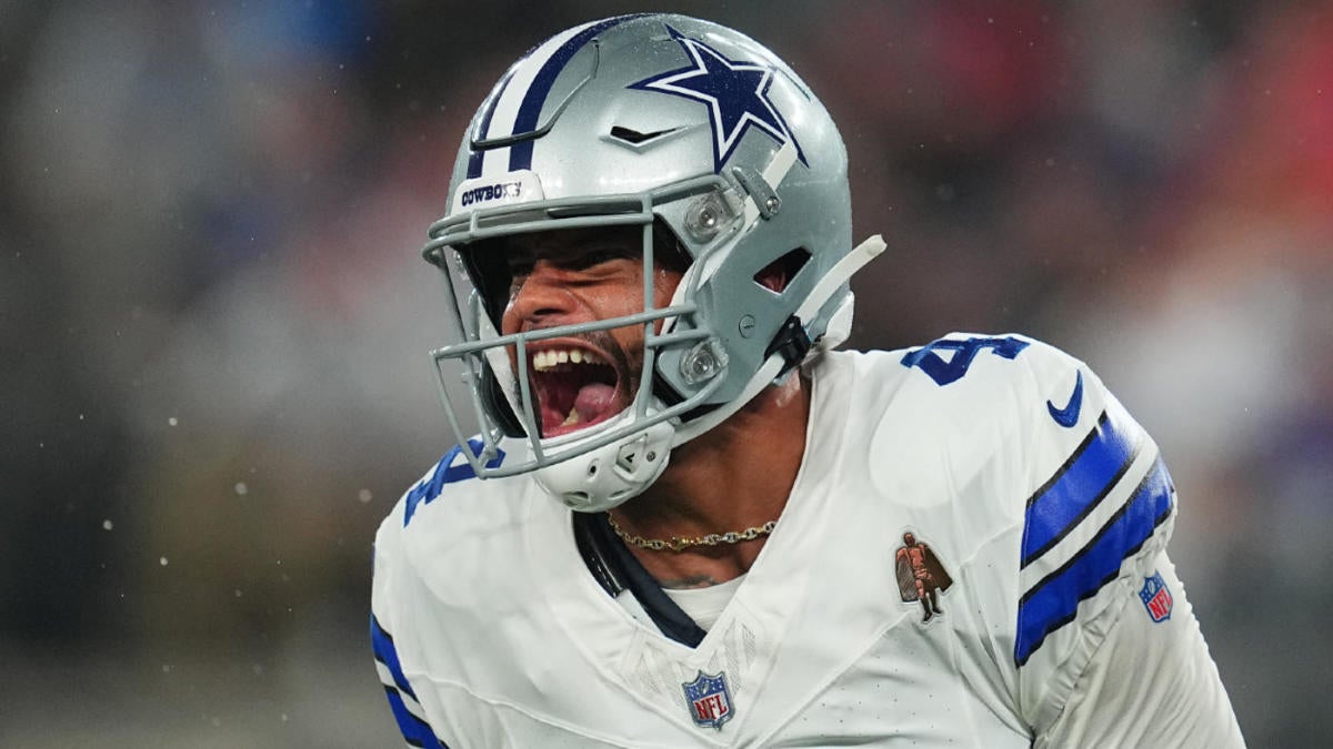 "Blowout Win: Cowboys Dominate Giants in Sunday Night Football"