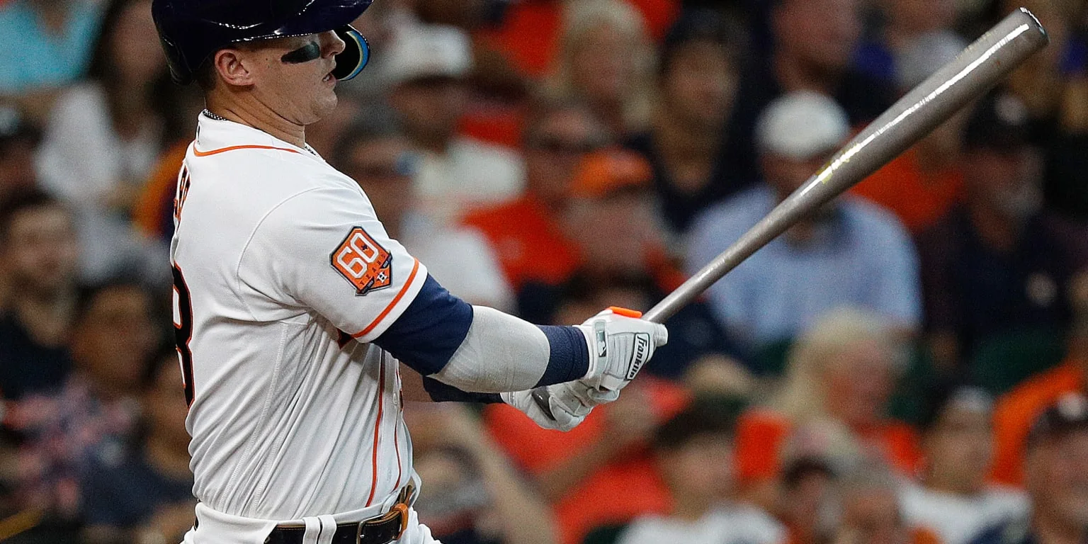 "White Sox Make Major Pitching Moves: Lynn, Kelly, Graveman Traded"