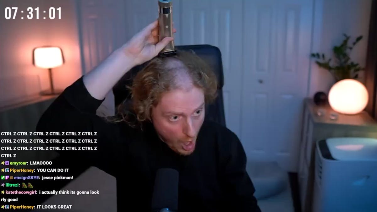 "Headphone Dents Cause Concern Among Gamers on Twitch"