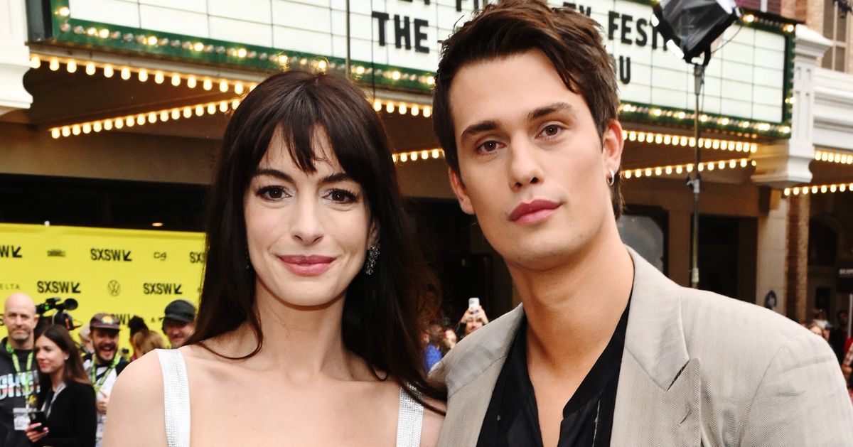 Featured image for Anne Hathaway Embraces Fun and Fan Fiction in Sparkling Style