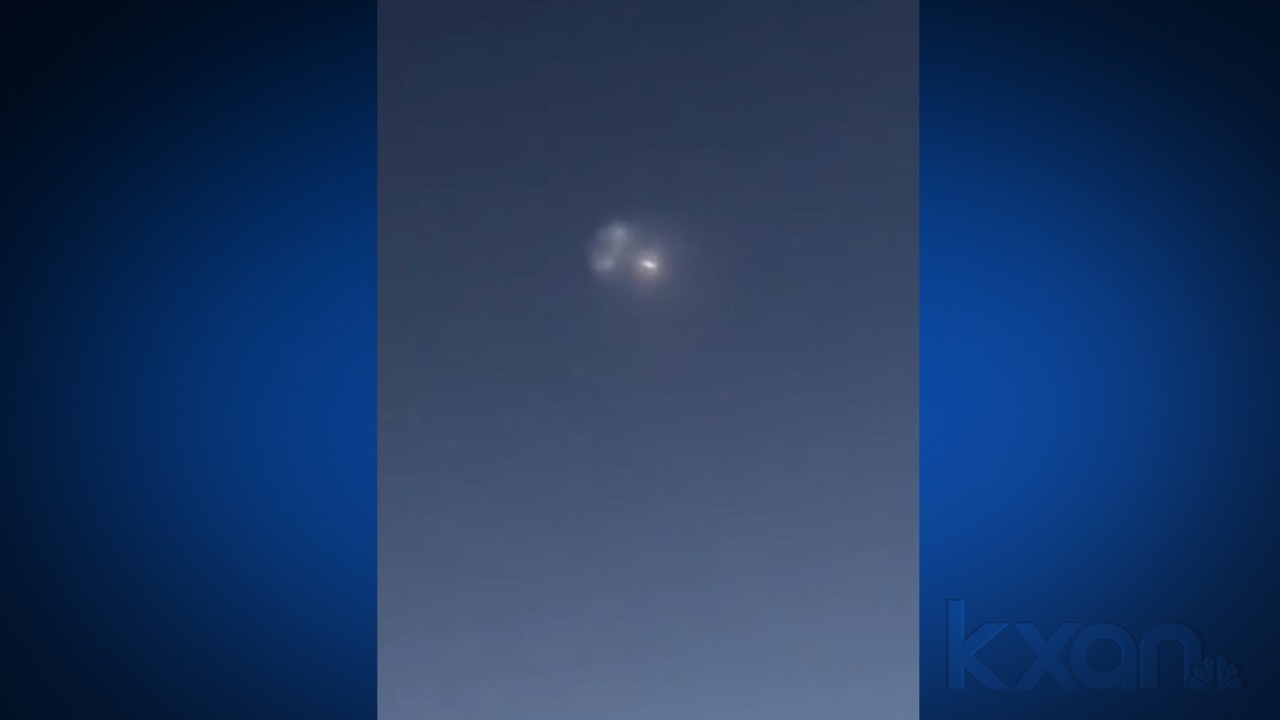 Featured image for Mysterious Lights in Texas Sky: SpaceX or Unidentified Object?