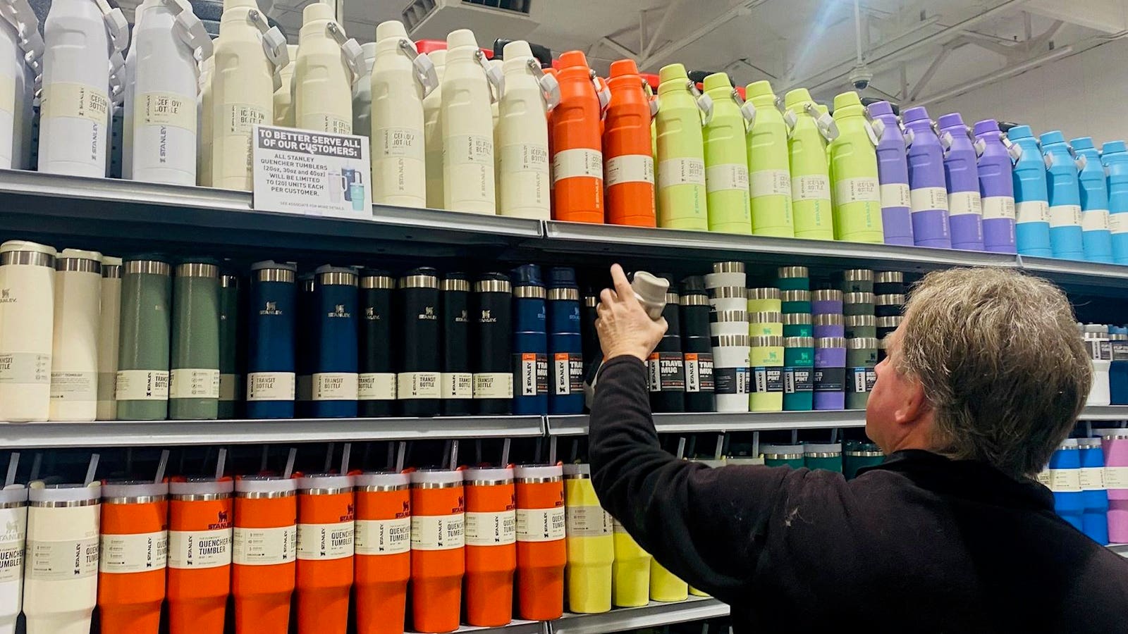 Featured image for "Lead Concerns: The Battle of Water Bottle Brands on Social Media"