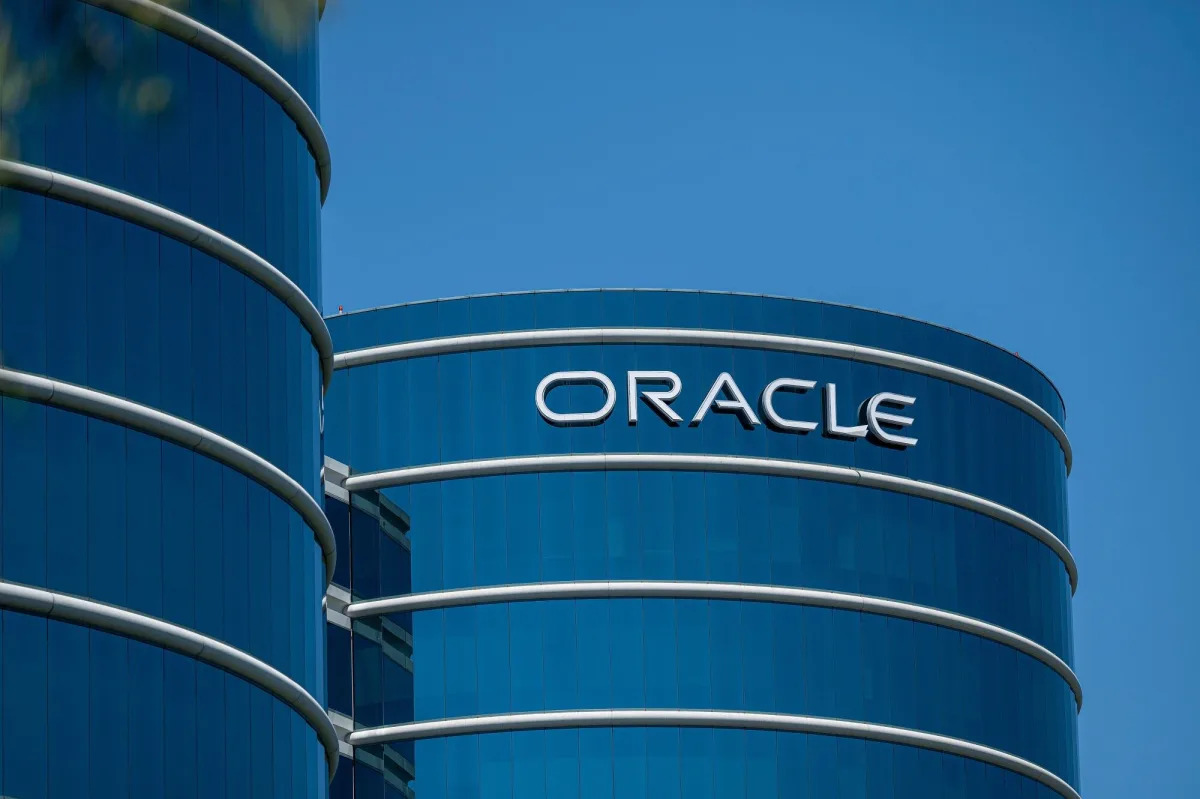 Featured image for Oracle's Sales Slump Continues, Prompting Downgrade and Stock Slide