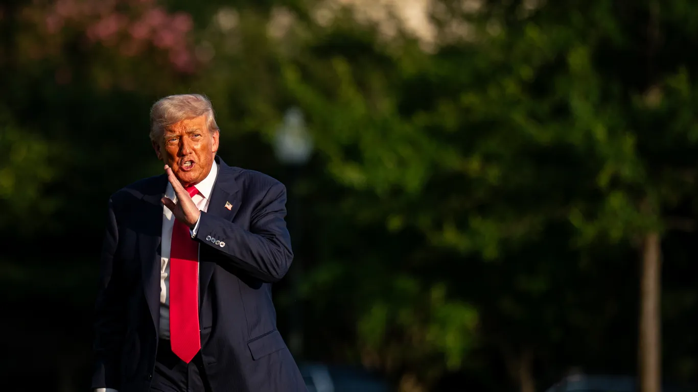 Trump criticizes Fed's renovation projects and Jerome Powell's leadership