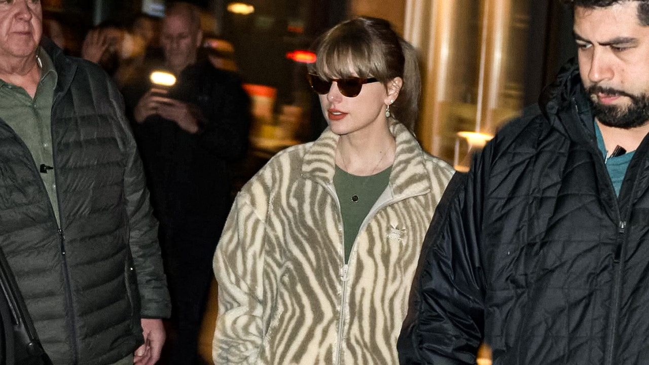 Featured image for "Taylor Swift's Zebra-Inspired Athleisure Style Takes NYC by Storm"