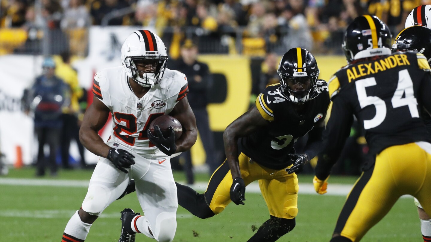 "Nick Chubb's Knee Injury Leaves Browns Fans Concerned"