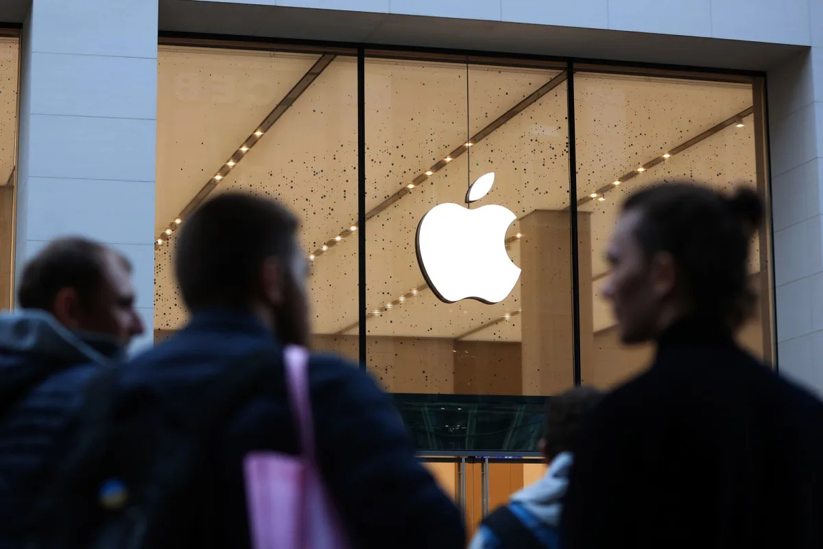 EU Antitrust Order Targets Apple's App Store Rules in Spotify Battle