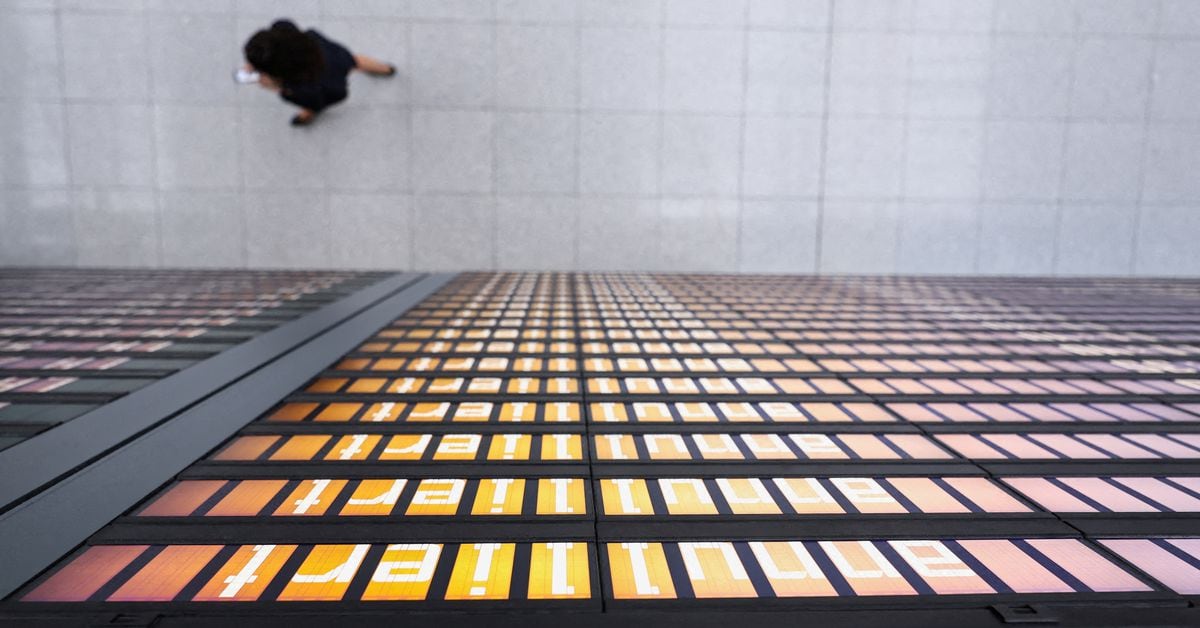 Travel Chaos in Munich as Snow Forces Flight and Train Cancellations