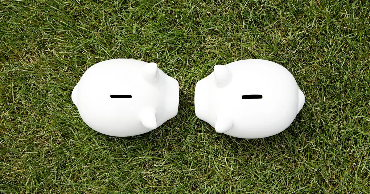 Featured image for Comparing $10,000 6-Month CD and High-Yield Savings for Better Interest