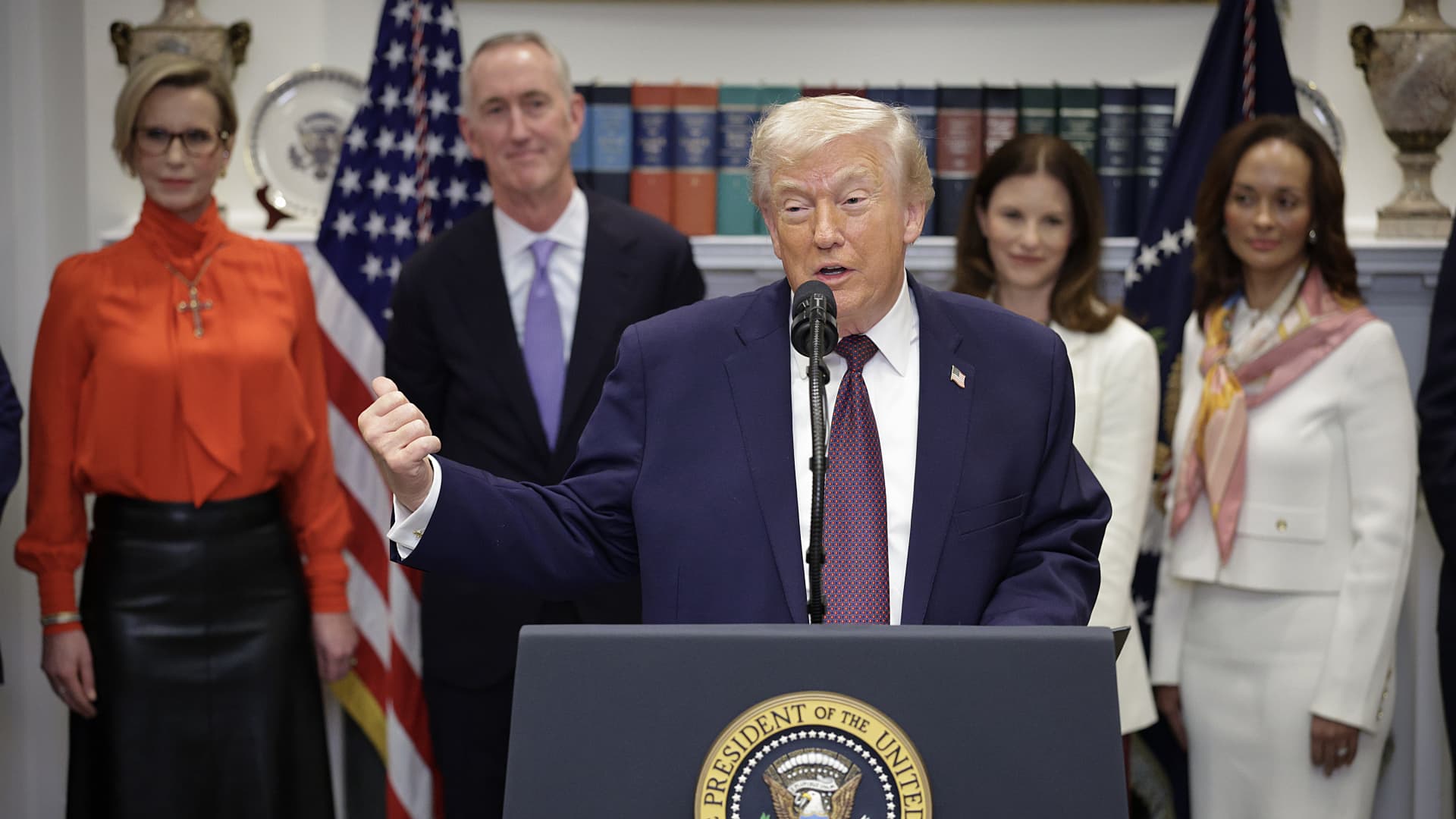 Featured image for Trump and Major Pharma Firms Agree to Lower Drug Prices