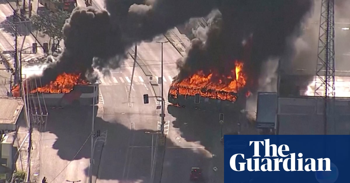 Featured image for "Brazilian Paramilitary Gangs Set Fire to Dozens of Buses in Rio de Janeiro"