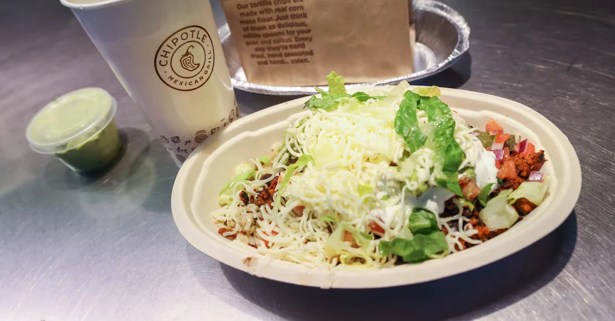 Chipotle and Sweetgreen's Chicken Bowl Battle Intensifies
