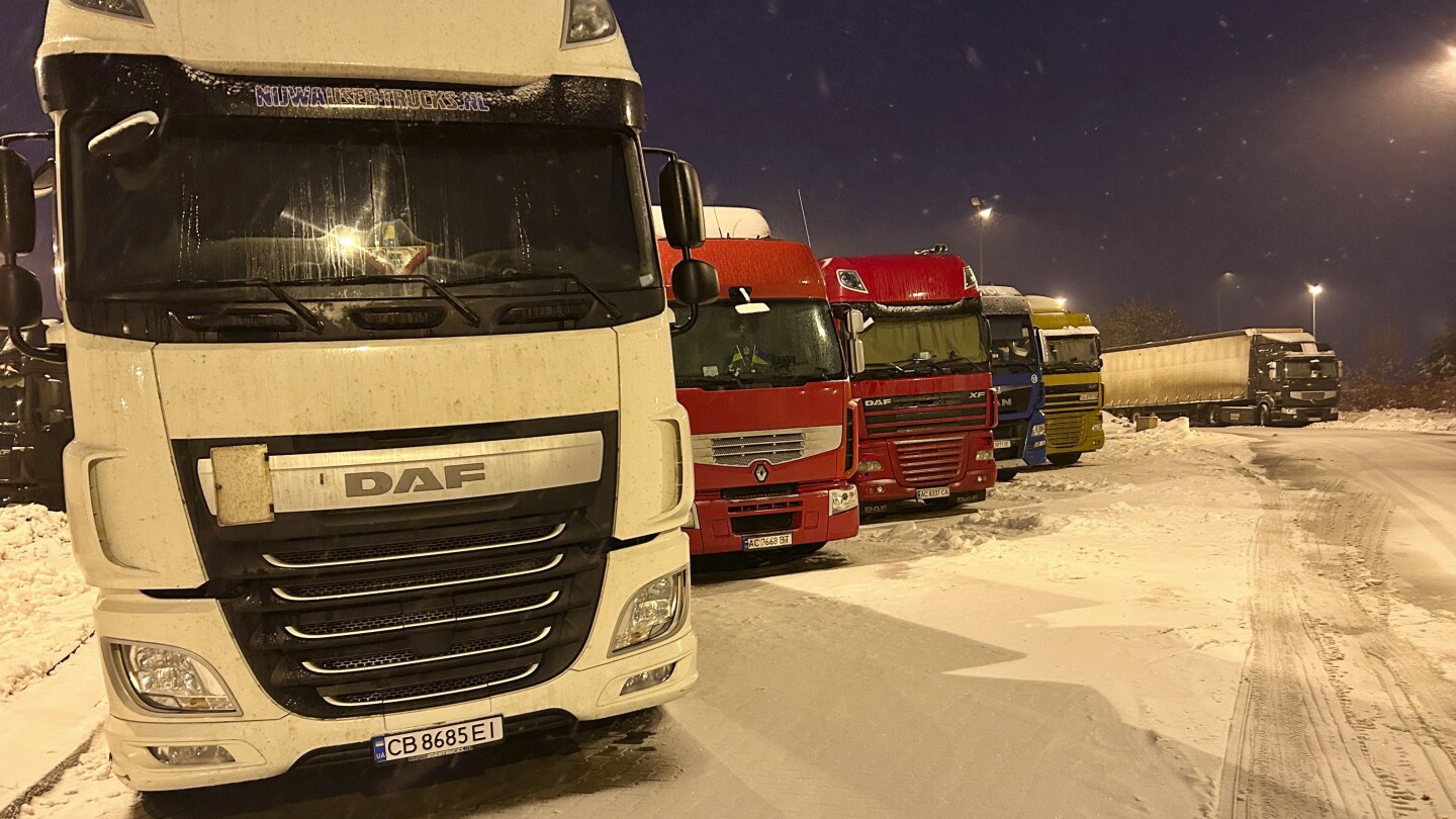 Featured image for Polish Truckers' Protest Paralyzes Ukrainian Border