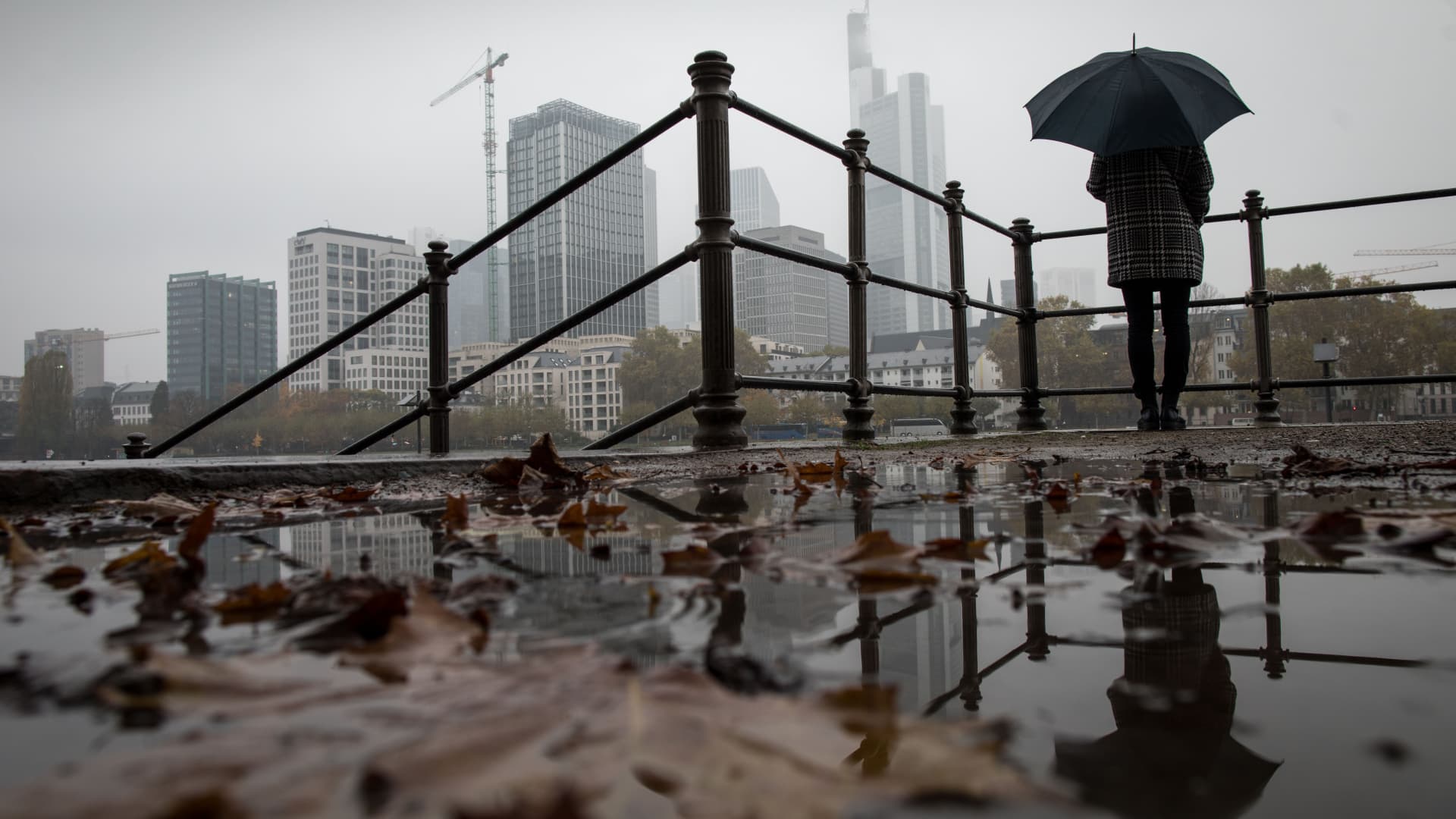 Featured image for Germany's Future at Risk: Deutsche Bank Warns of Impending Decline