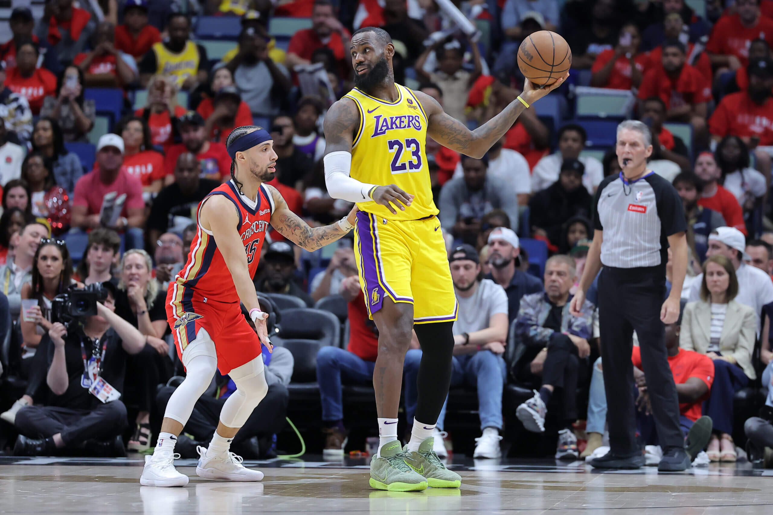 "Kings Eliminate Warriors, Lakers Set to Face Nuggets in First Round"