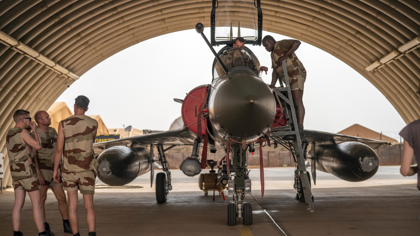 West Africa defense chiefs finalize Niger intervention plan as junta negotiations deadlock, while U.S. sees a 'narrow' window of opportunity to reverse attempted coup