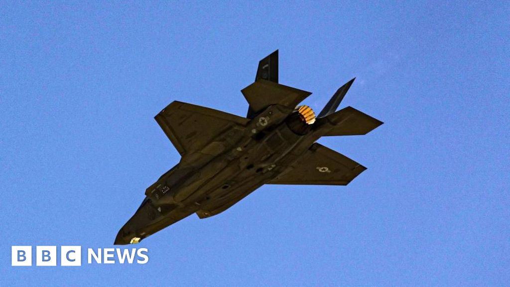 US Launches Major Strikes Against ISIS in Syria