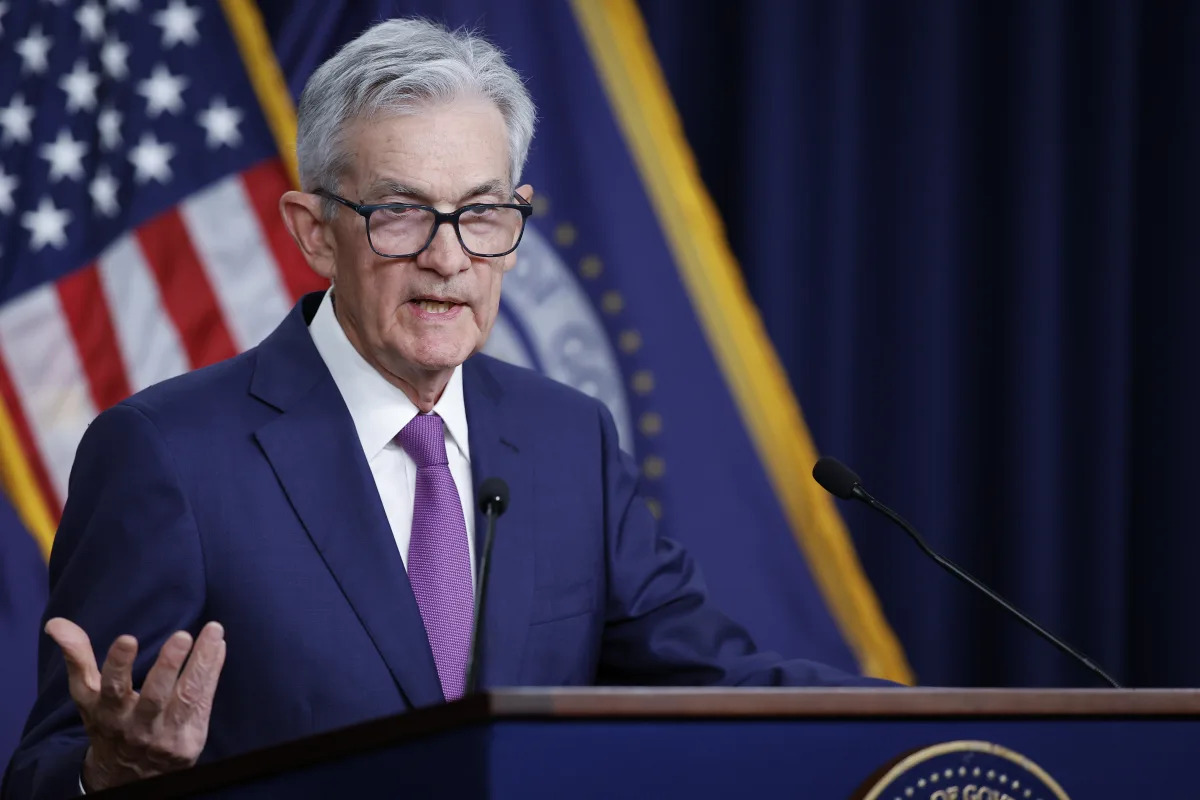 "Wall Street Economist Predicts No Fed Rate Cuts in 2024"