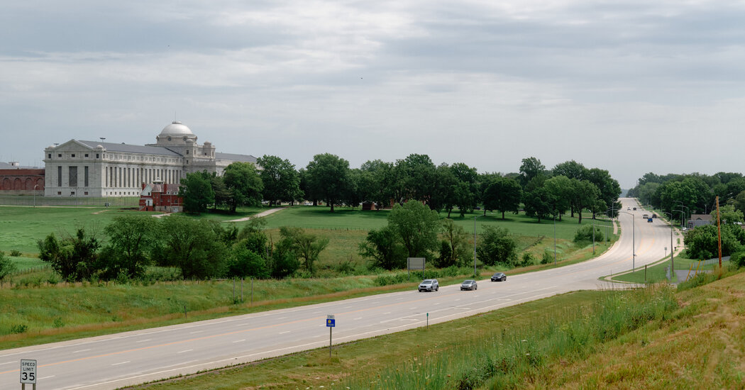 Featured image for Kansas City Sues Over Proposed ICE Detention Facility