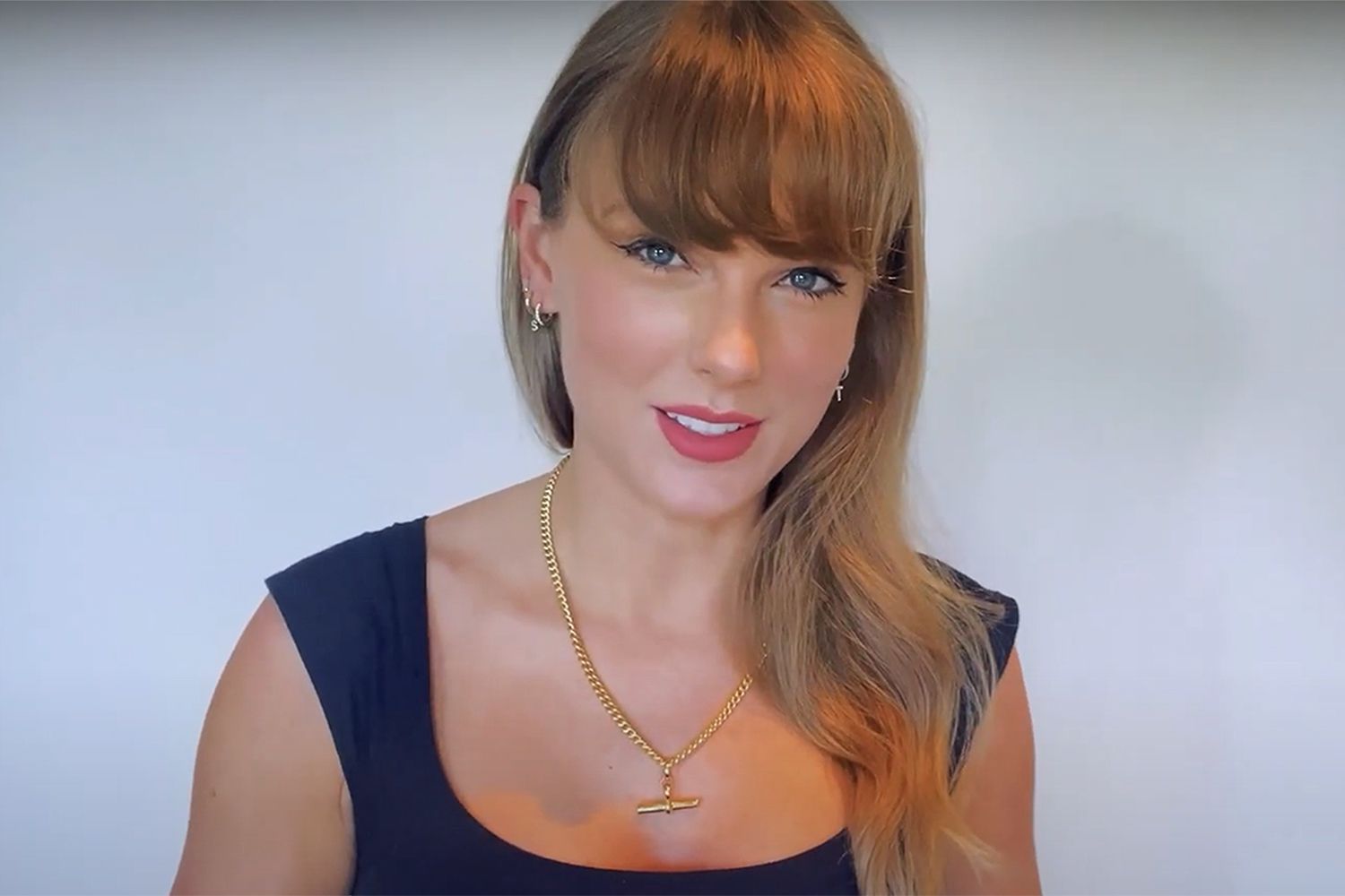 Featured image for "iHeartRadio Awards: Taylor Swift's Lip Change, Katy Perry's See-Through Dress, and Red Carpet Heat"