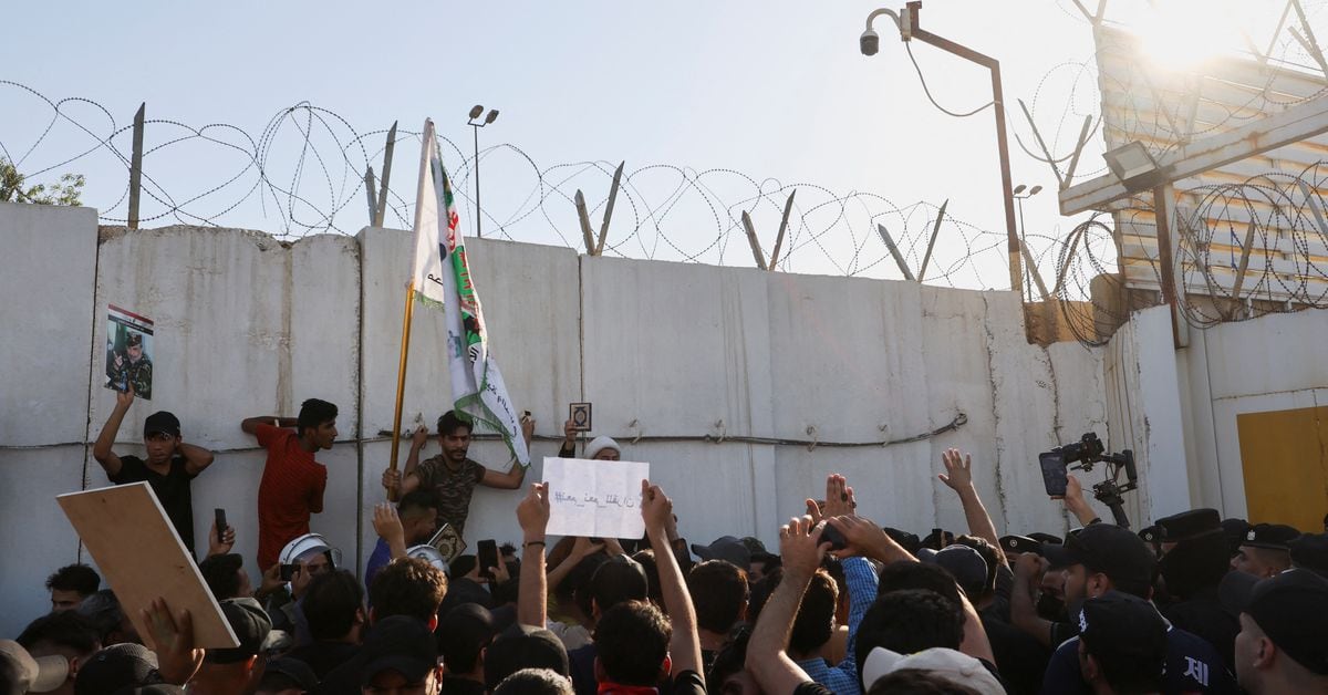 Featured image for Violent Protest Erupts at Swedish Embassy in Baghdad over Koran Burning