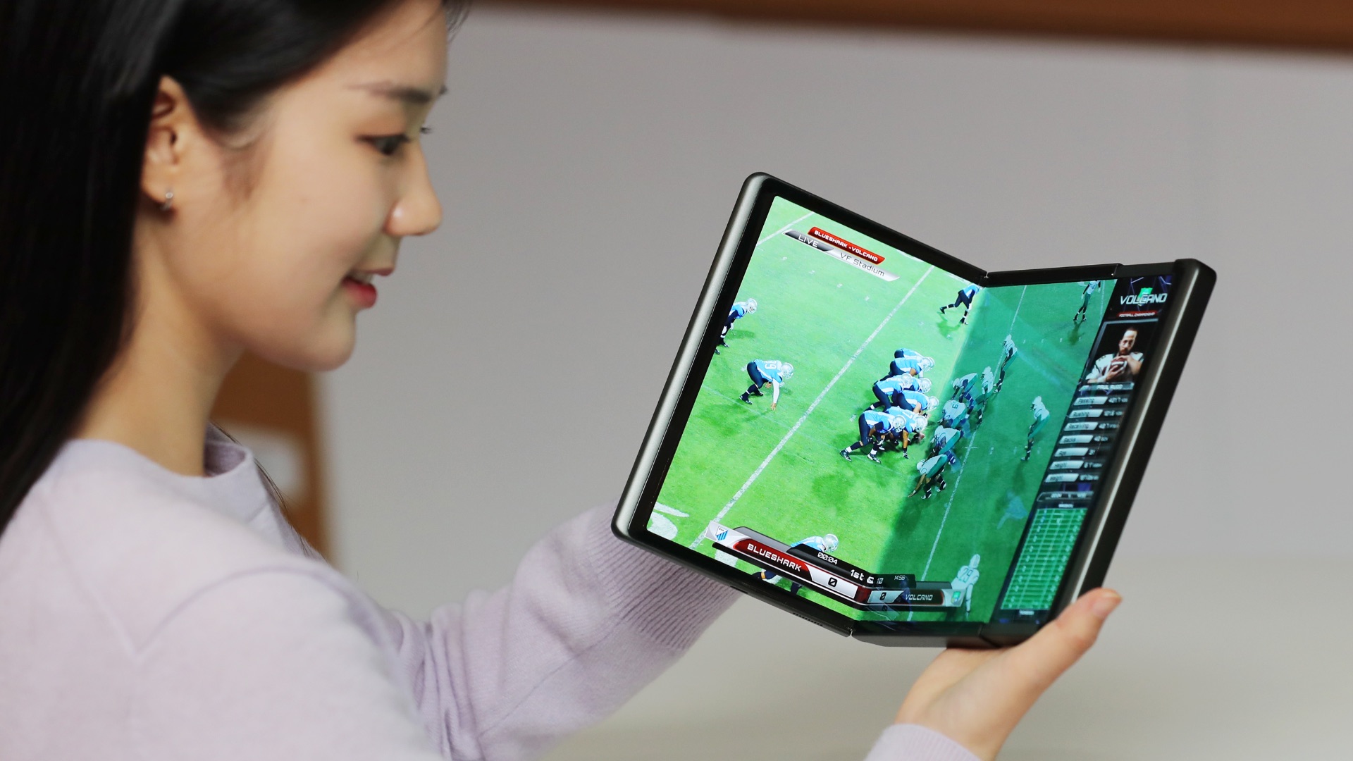 Featured image for Samsung to Unveil Tri-Folding Smartphone with Camera Upgrades at APEC Summit