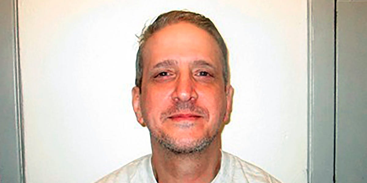 Featured image for Supreme Court grants stay of execution for Oklahoma man with multiple 'last meals'