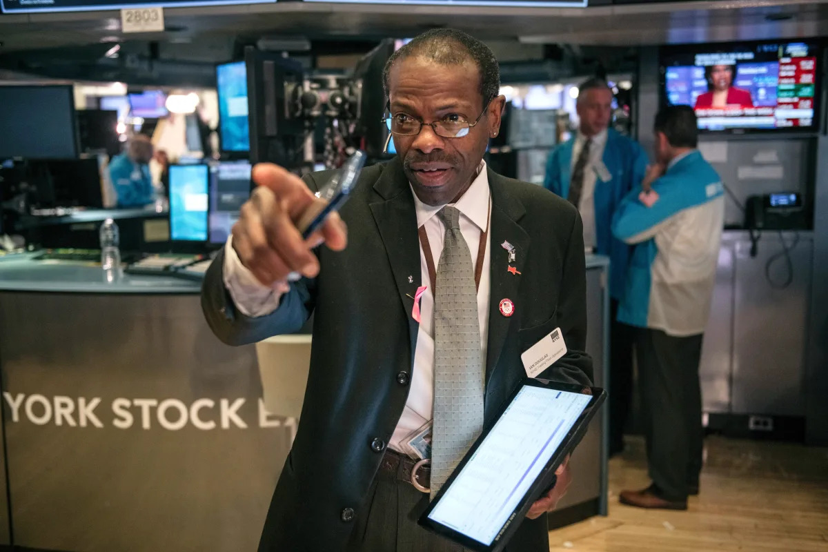"Stock Market Hits New Highs: S&P 500 and Dow Soar in Record Rally"