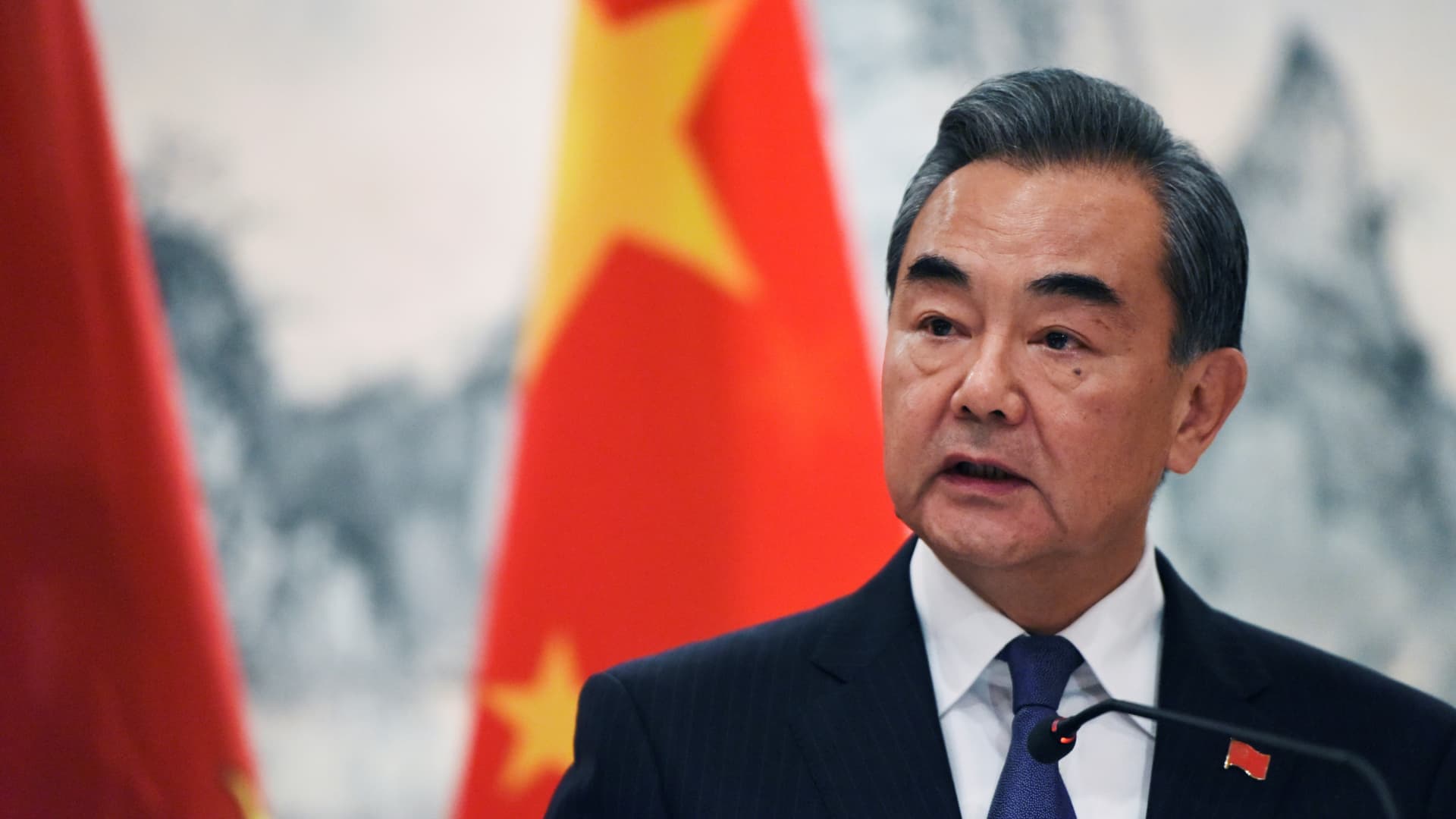 China Criticizes U.S. Policies and Affirms Support for Palestinians