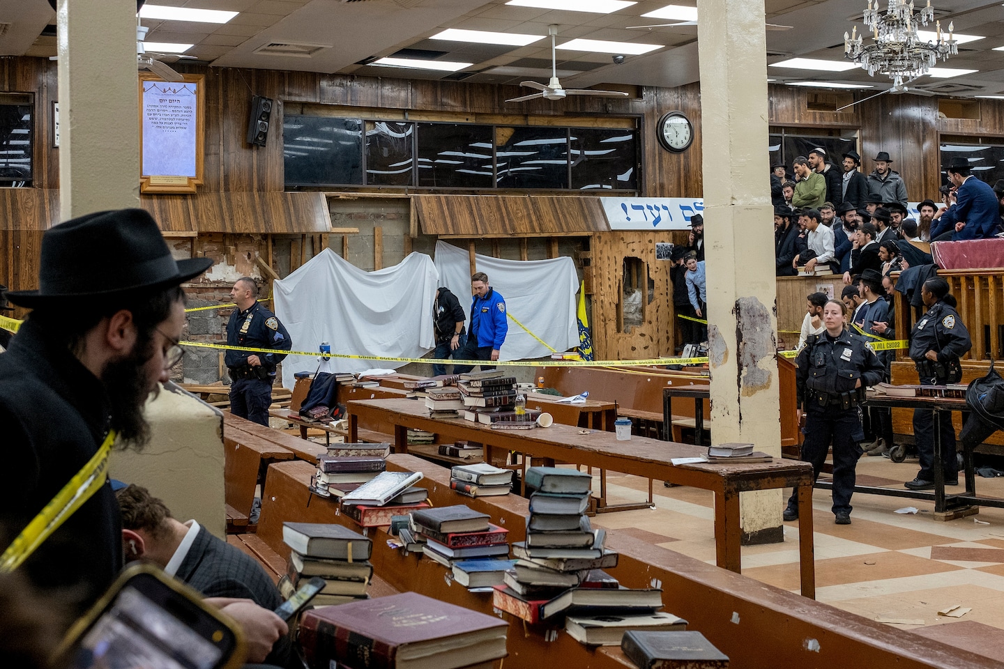 "NYC Synagogue Tunnel Sparks Riot, 9 Arrests"