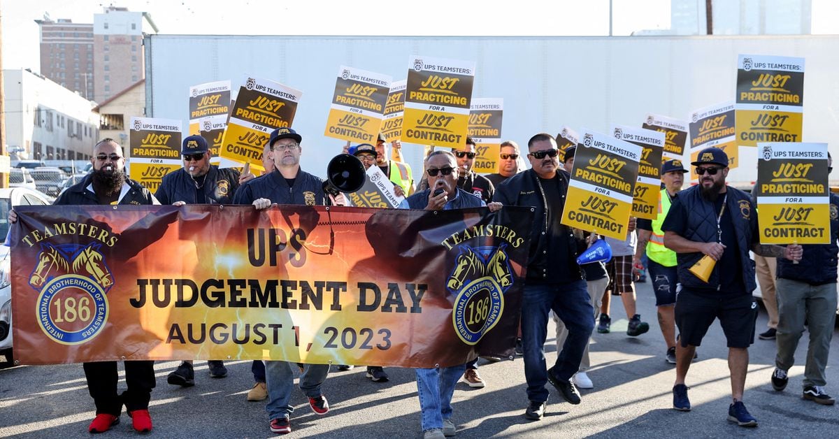 "UPS and Teamsters Resume Talks to Avert Strike"