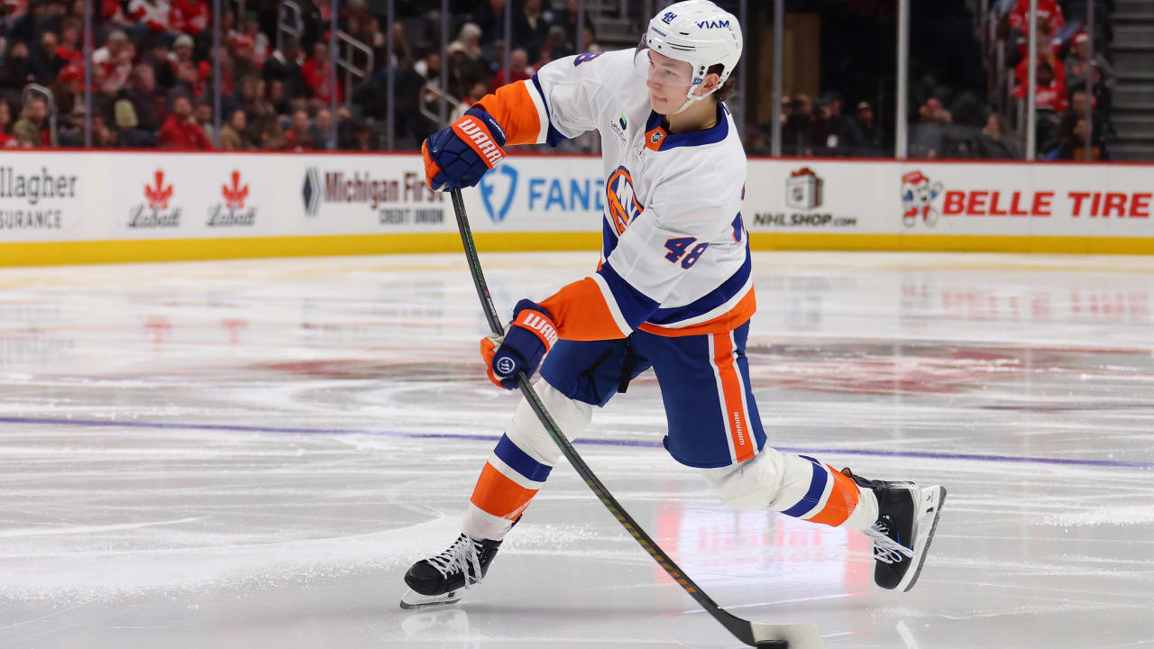 Featured image for Blue Jackets and Islanders Clash in Key Matchup Amid Playoff Push