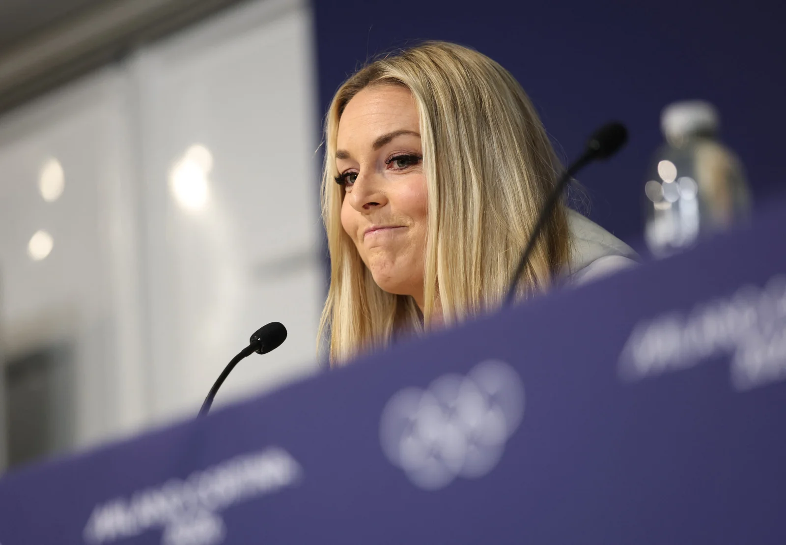 Vonn updates fans from hospital after six-hour Olympic crash surgery