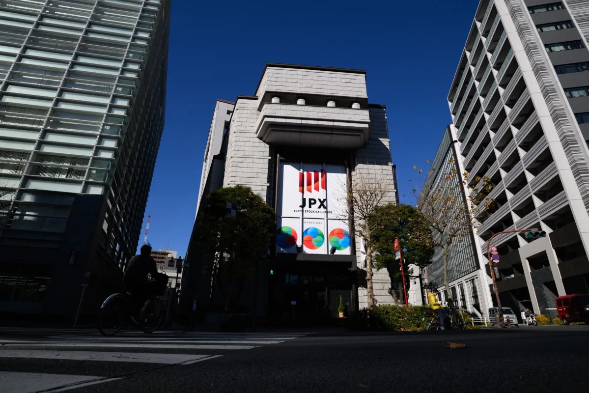 "China Markets Flat as Optimism Fades, Tourism Stocks Rise"