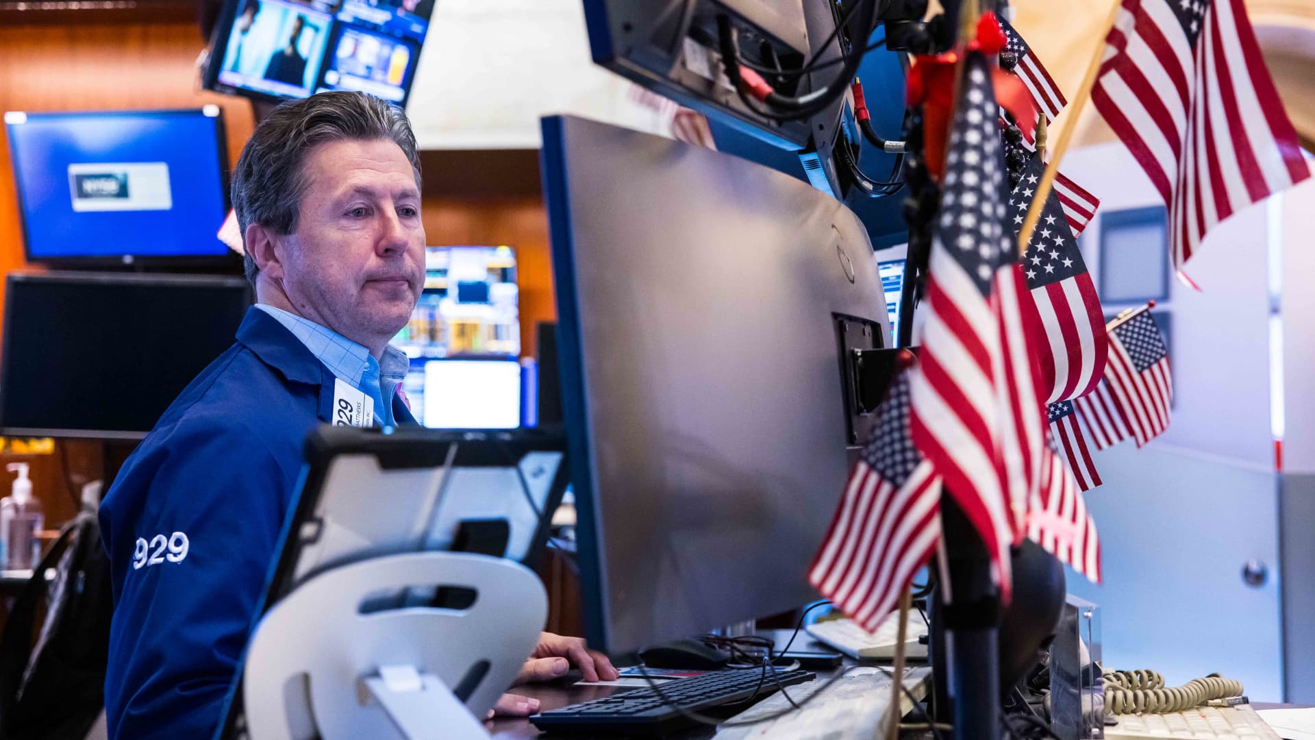 Stock Futures Steady Amid Ongoing Government Shutdown and Market Gains