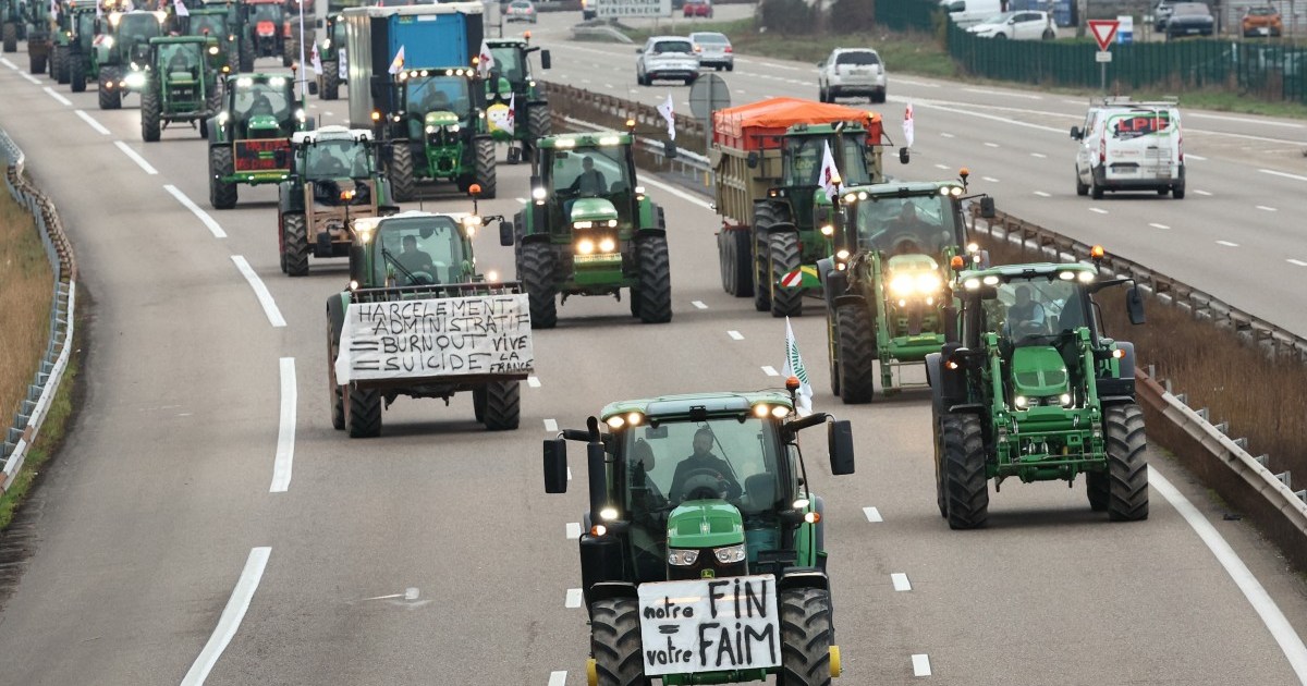 Featured image for "French Farmers Unions Suspend Protests Amid Government's New Measures"