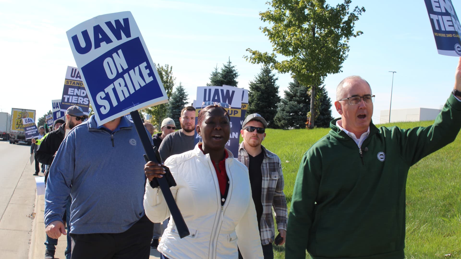 Ford and UAW Nearing Labor Deal, Potential End to Strike Looms