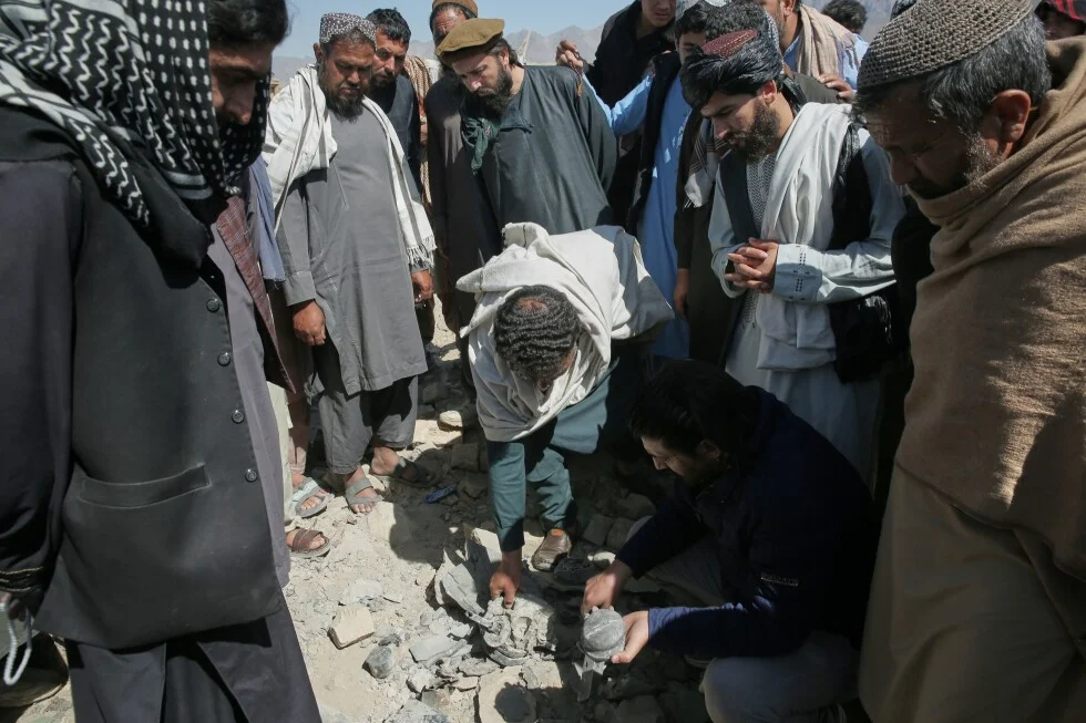 Afghan claim: Pakistani airstrike hits Kabul hospital, hundreds dead
