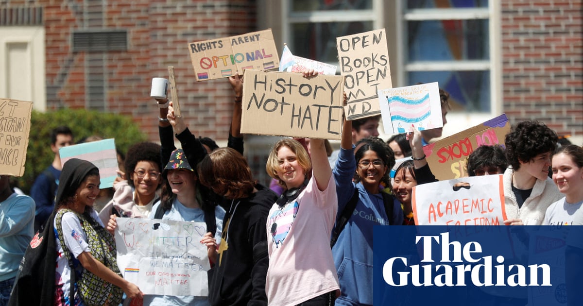 Featured image for Florida Judge Temporarily Blocks Enforcement of Pronoun Law Against Transgender Teacher