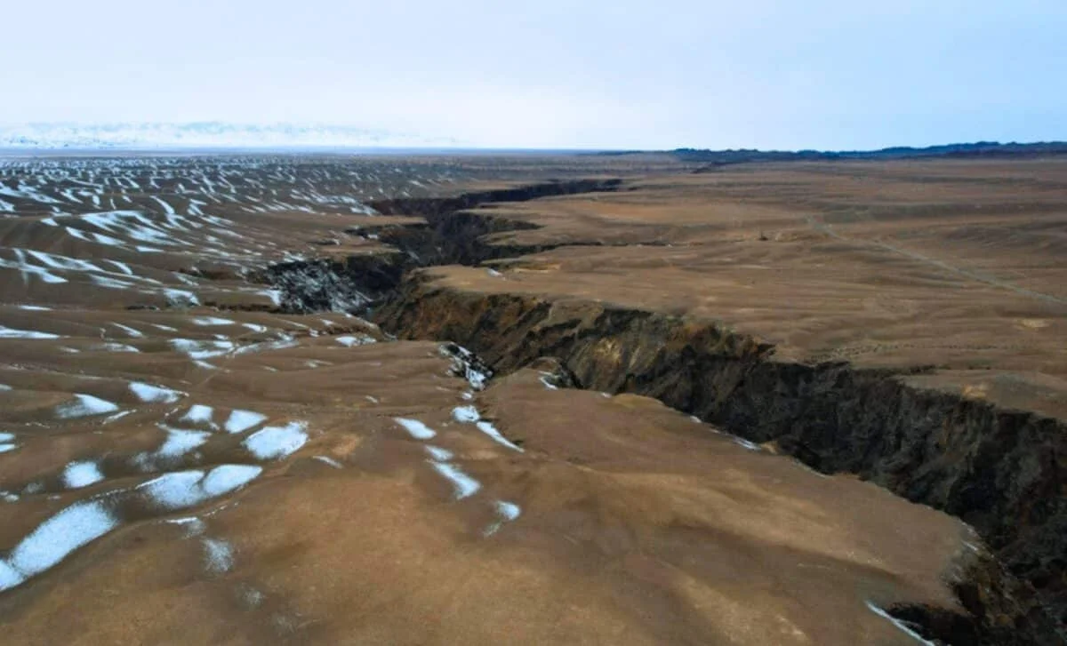 Turkey's Fault Ripping Open Ground Challenges Scientific Understanding