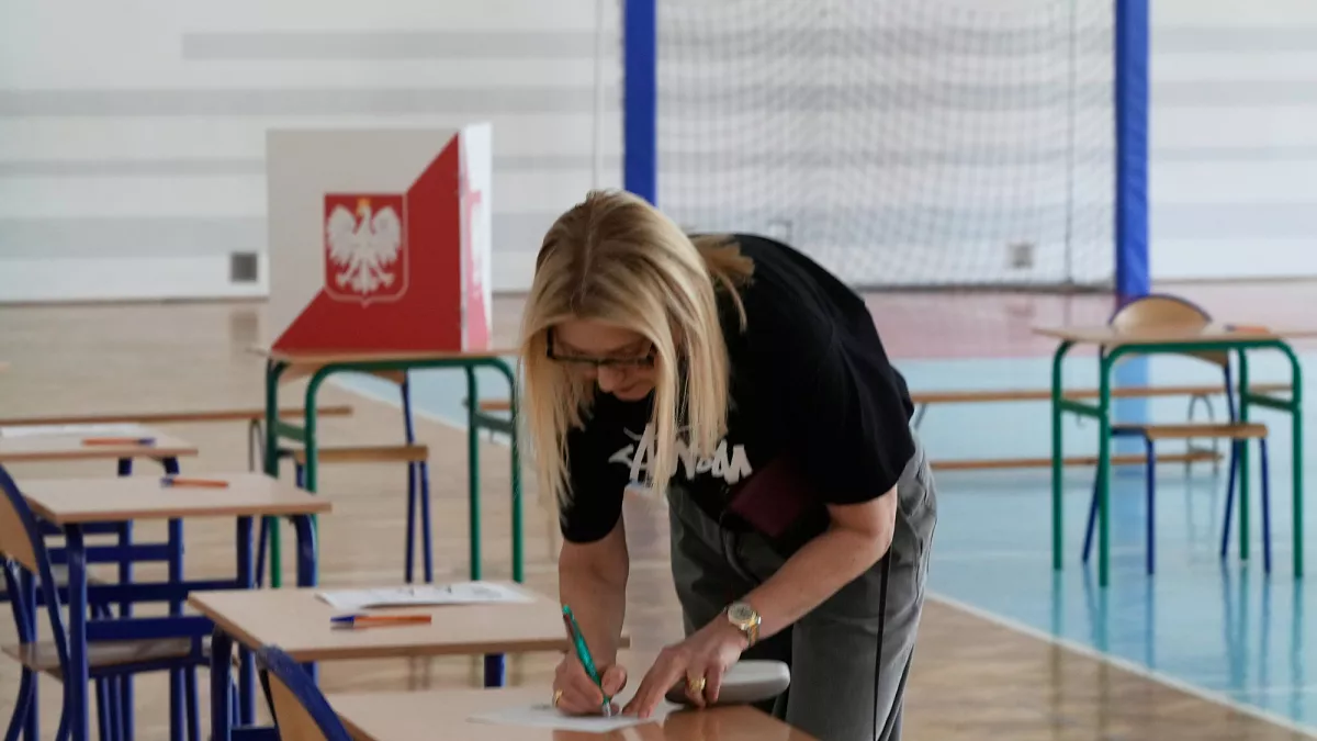 Featured image for Poland's Presidential Race: A Tense Closer Look at the Election and Its European Implications