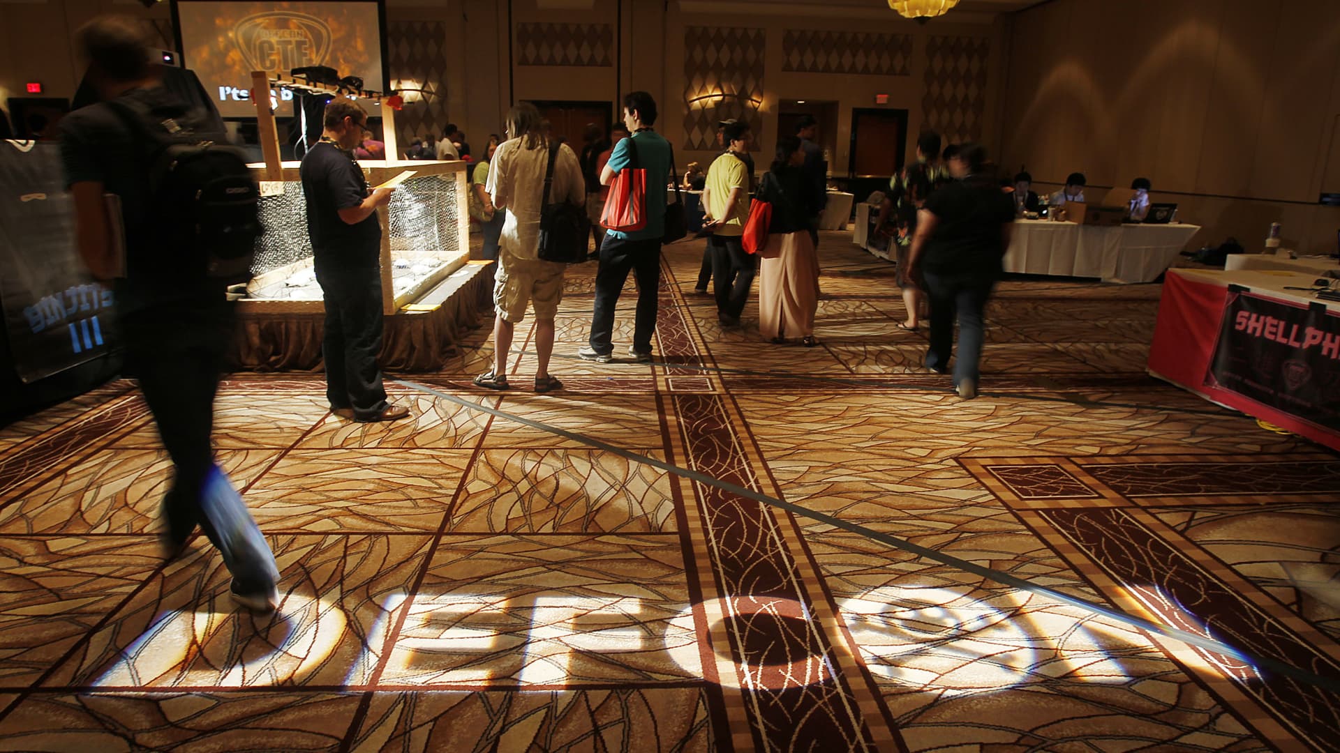 Hacking Giants: A.I. Chatbot Hack Fest, LLM Breakdowns, and iPhone Popups