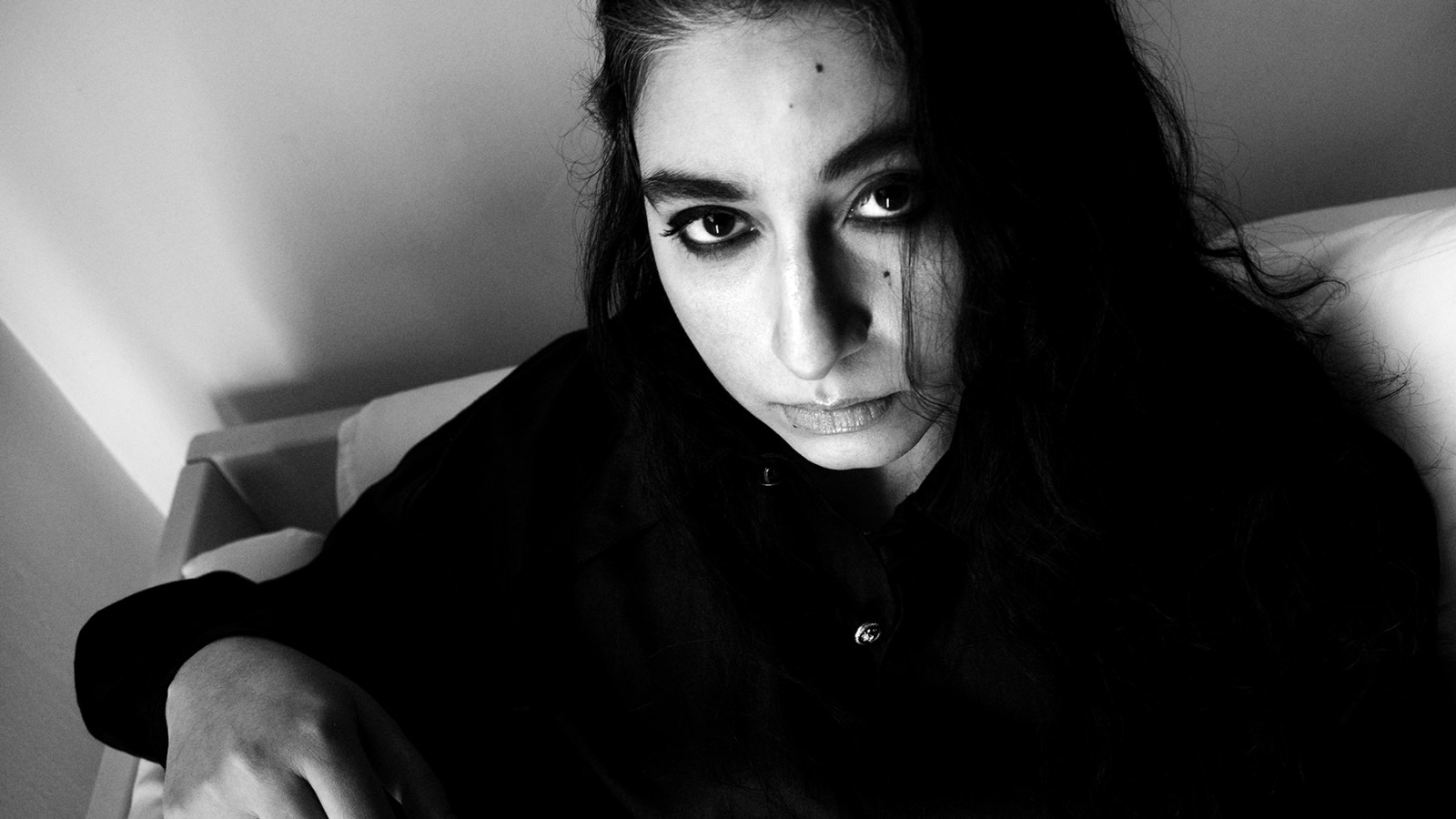 Featured image for "Arooj Aftab's 'Night Reign': A Mesmerizing Nocturnal Masterpiece"